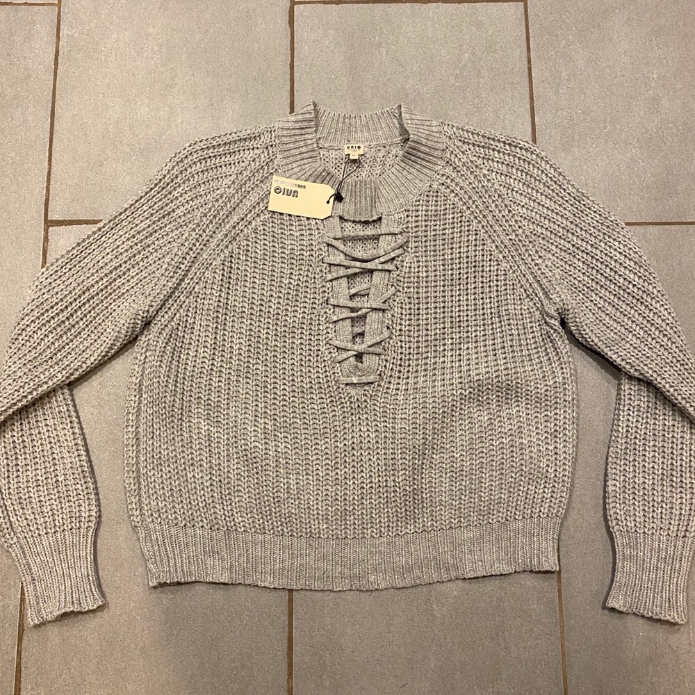 UNIQ Light Grey Sweater